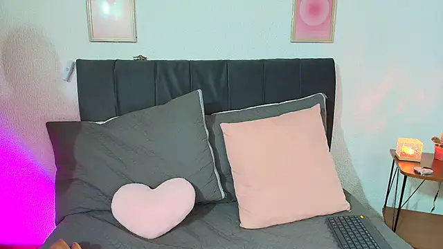 samm_curvy