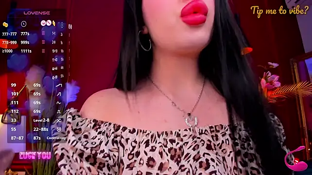 Mayzzie live cam on StripChat