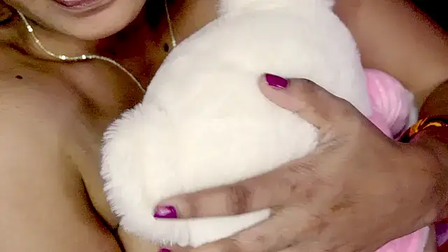 sexyhoney27 (F young) - Sit naked