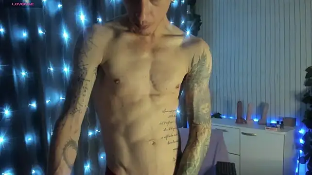 James2Inked live cam on StripChat