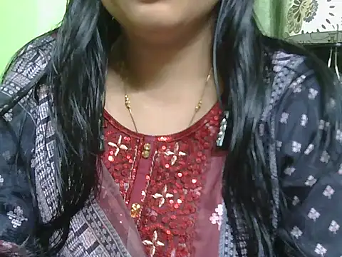 Mukta_010 live cam on StripChat