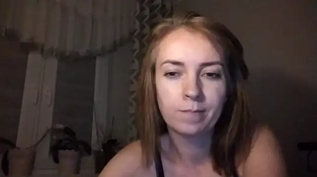 JenniferAlone live cam on StripChat