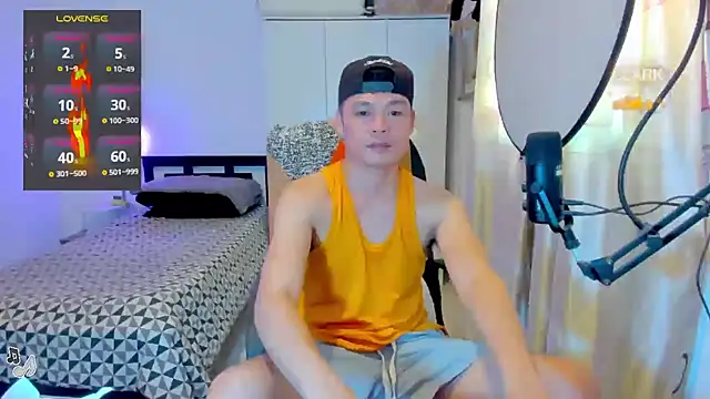 clarkdangerous (Ask my age) - Cum show
