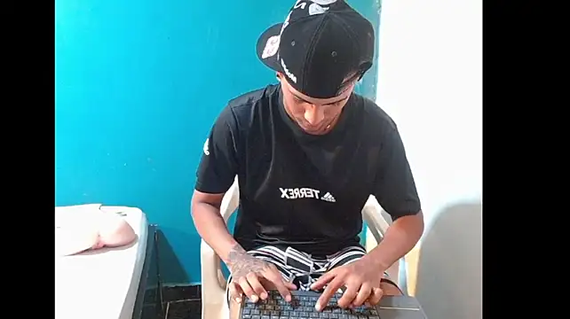 Andrew25- webcam