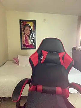 Miaswwe live cam on StripChat