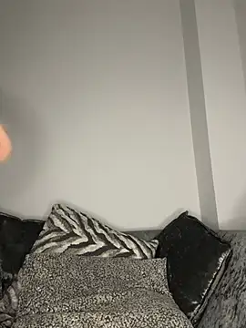 BootyQueenApril webcam