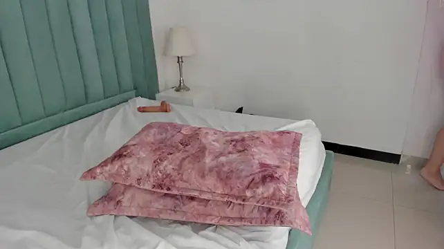 kimjonnes01 webcam