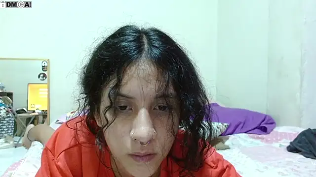 AlinaWoolf_ webcam