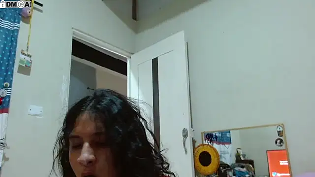 AlinaWoolf_ live cam on StripChat