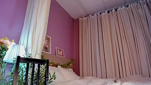 dearly_emily (F young) - Spank boobs