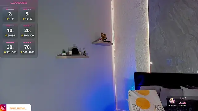 brad_summer (M young) - FUCK MY HOLE WITH A FINGER INSIDE IT