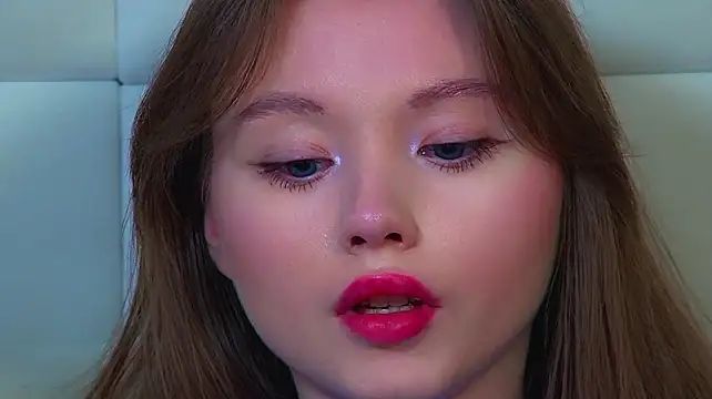 keiraasti (F teen) - hands slide over body with tempting