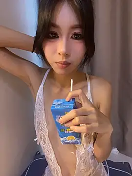 qiannvyoulijiang00 (F teen) - 今天又是元气满满的一天