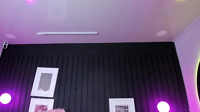 Isabella_max live cam on StripChat