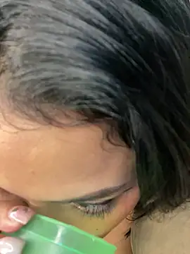 saharqamar (F young) - Please put your fingers in my pussy.
