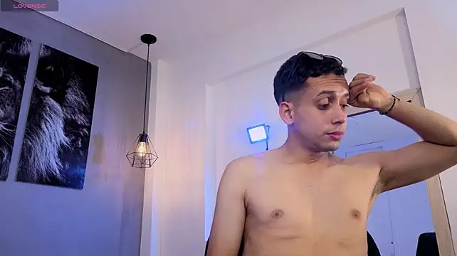 Zack_isback live cam on StripChat