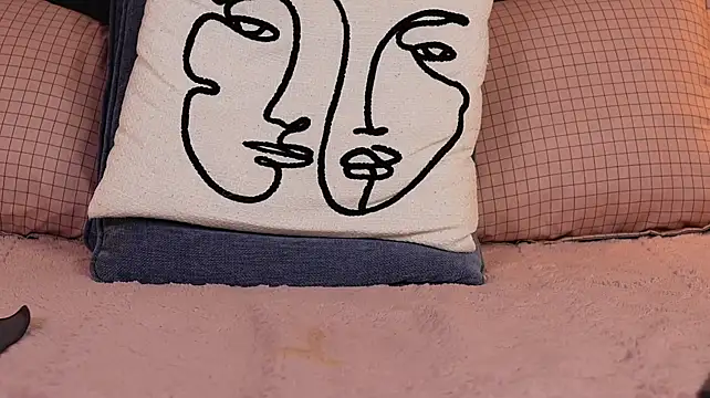 CelesteNoirre webcam
