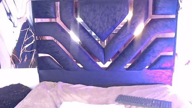 sweetbloomcs live cam on StripChat