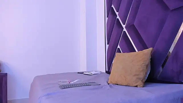 gigii79 live cam on StripChat