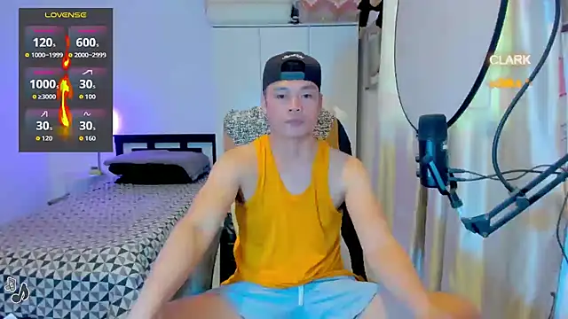 clarkdangerous live cam on StripChat