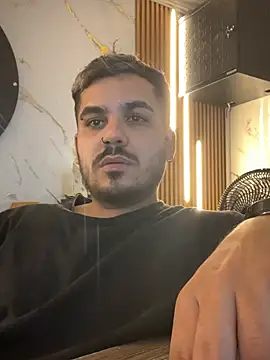 LatinBearX live cam on StripChat