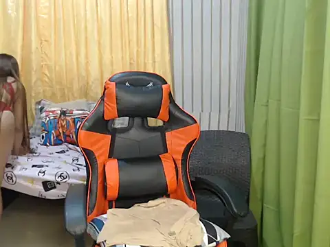 ur_petitejaya on Stripchat