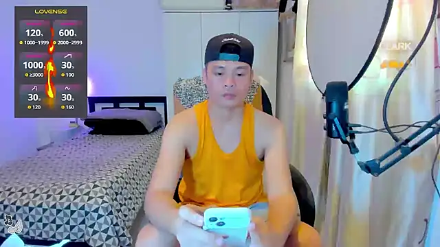 clarkdangerous (Ask my age) - Cum show