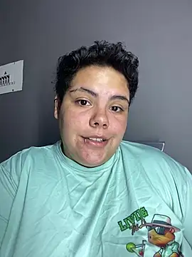 Hailey_Curvy webcam