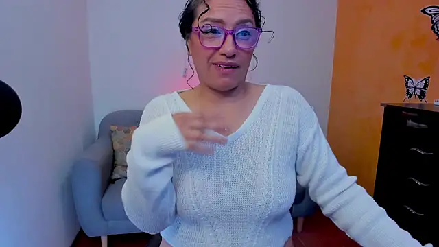 scarlet_wet live cam on StripChat