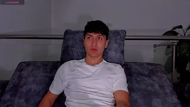 valerio_james7 (M young) - show cock + masturbation
