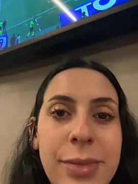 soceciliaok (Ask my age) - Peladinha no banheiro