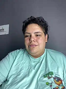 Hailey_Curvy webcam