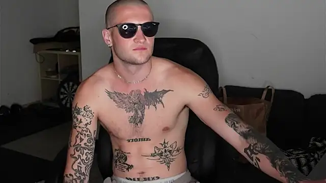 igor_wilde (M twink) - Help out Igor pay his rent XXX