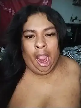 Brianadoll live cam on StripChat