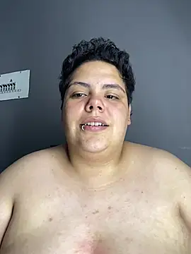 Hailey_Curvy webcam