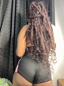DrippinCaramelCutie live webcam