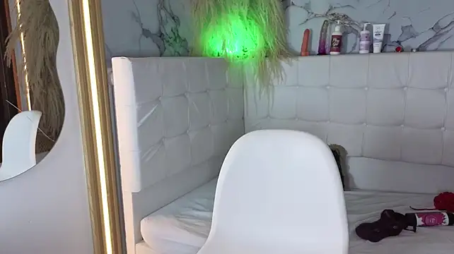 Taliaaa_Paris webcam