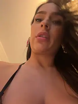 mau_white (F milf) - show tits, apply super sexy cream