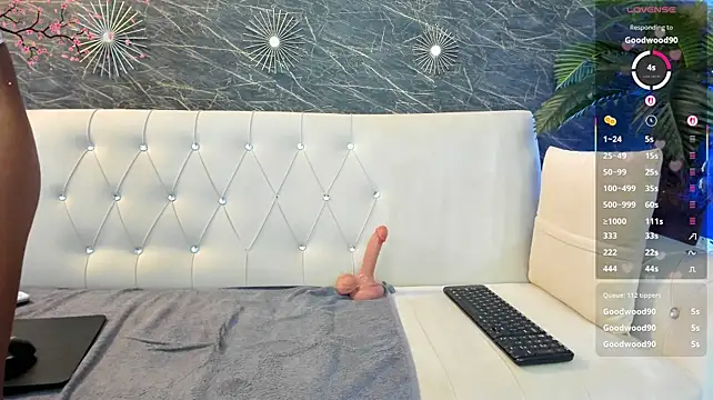 belle_emmanuelle (F milf) - lick & finger pussy