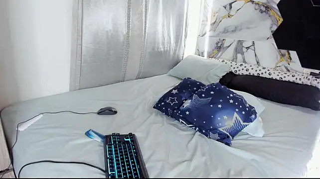 goldendesirexx__ (M twink) - stroke my cock.