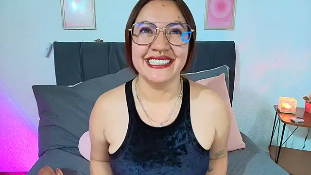 samm_curvy webcam