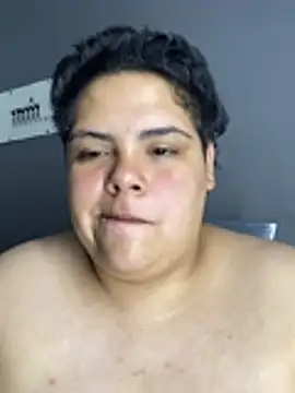 Hailey_Curvy webcam