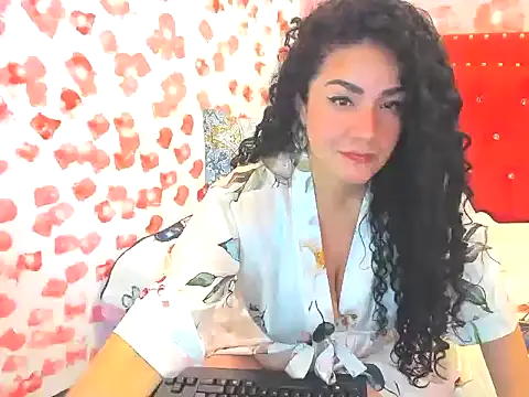 DolceIncanto live cam on StripChat