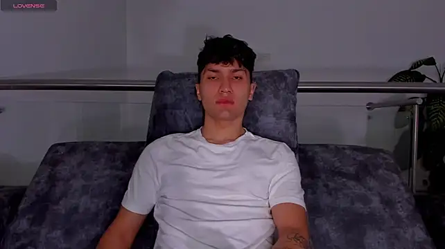 Valerio_James7 webcam