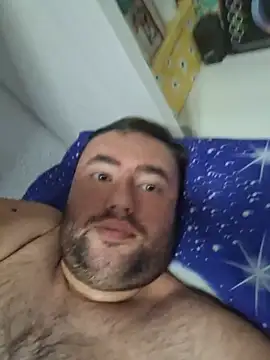 Javier_bear live cam on StripChat