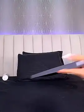 Mia-Medina webcam