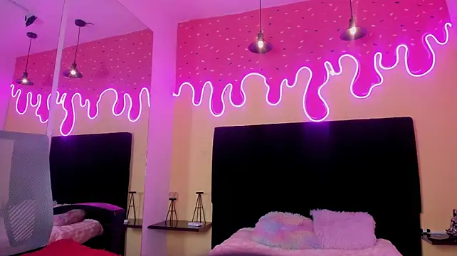 Valentyna_Vega live cam on StripChat
