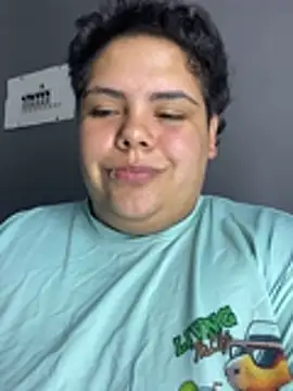 Hailey_Curvy webcam