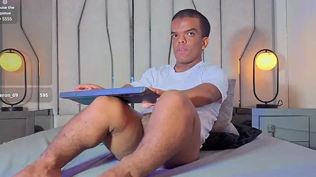 CHARLIE_WALKERR webcam