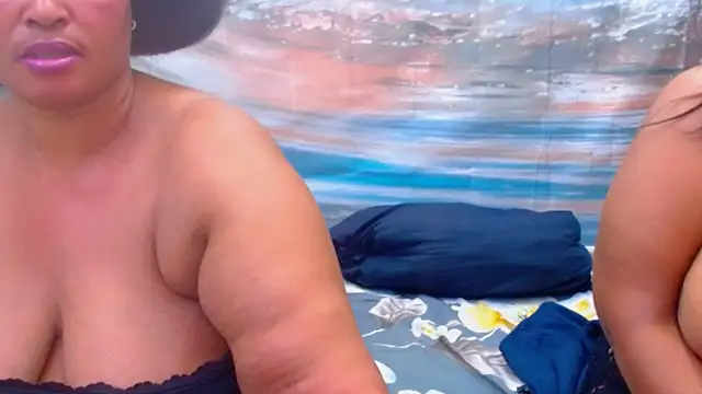 CURVYELEGANCExxx webcam